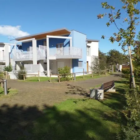 Newly Built 100 M From The Beach-bibione Apartment